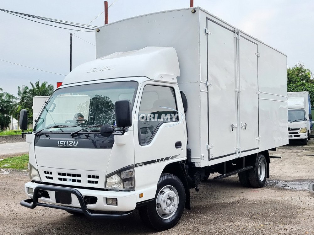 SOLD * ISUZU NPR66 BOX 17FT #1134 LORRY 5000KG - KAWAN - LORI.MY